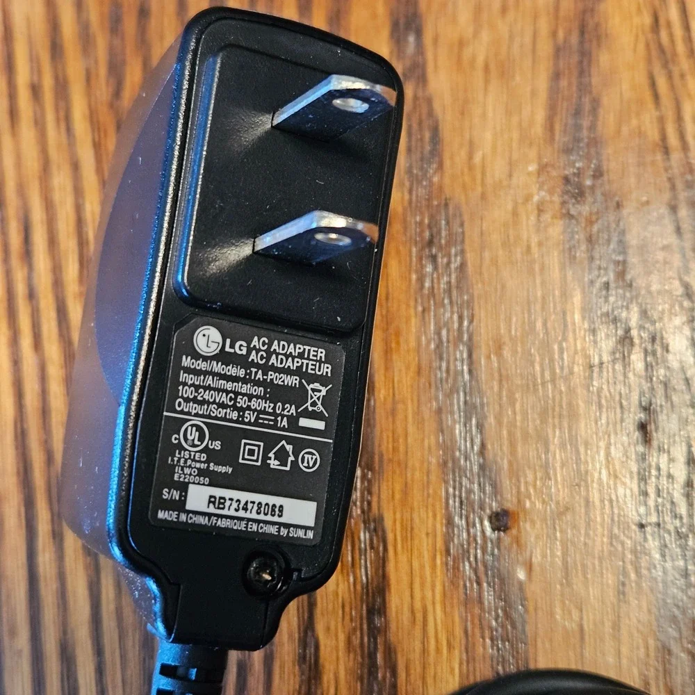 LG AC Adapter‎ TA-P02WR Wall Charger 5V 1A Proprietary Connector Black